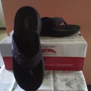 Sketches arch fit sandals